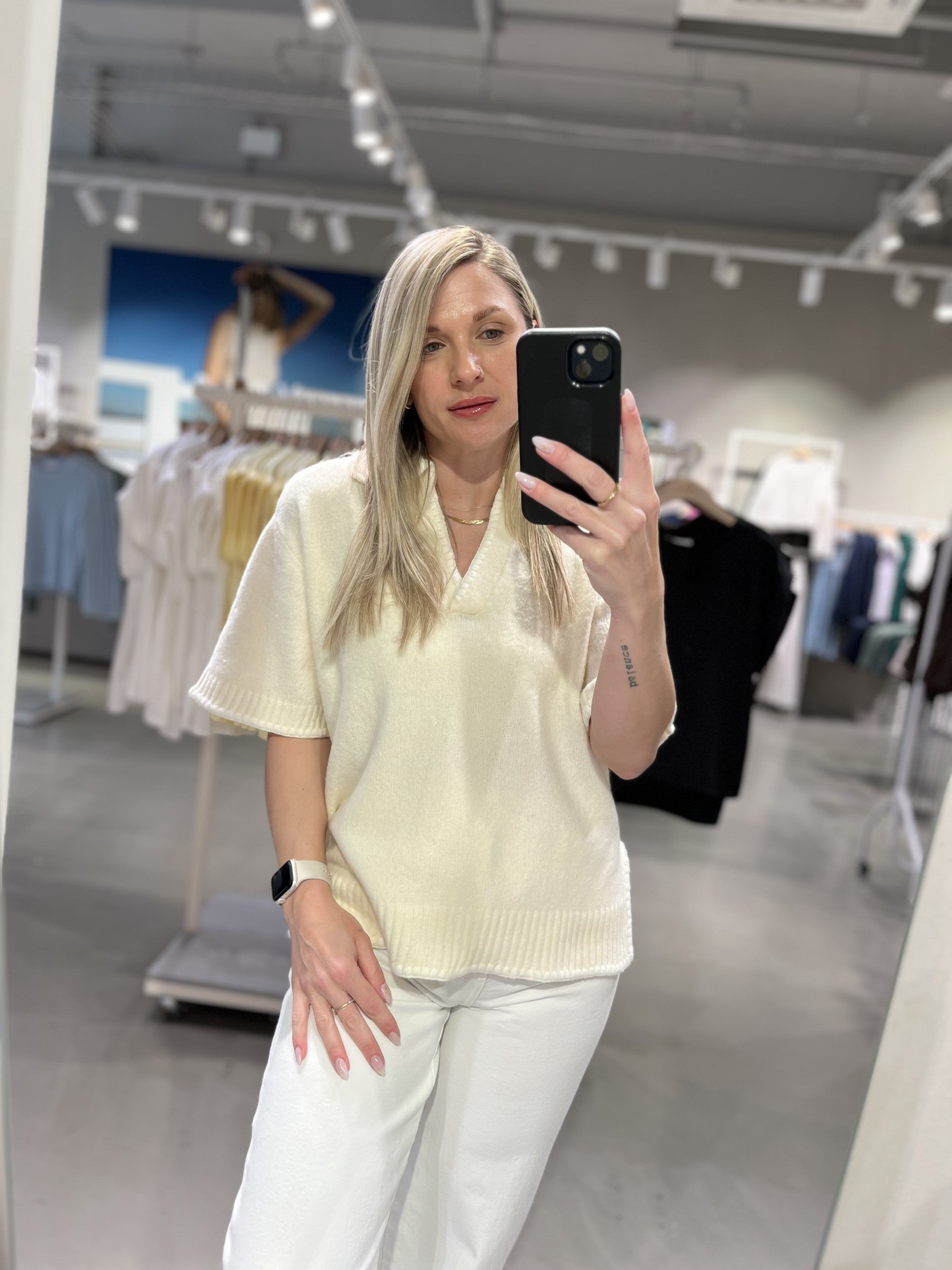 VIYAZMIN Pullover - Pastel Yellow