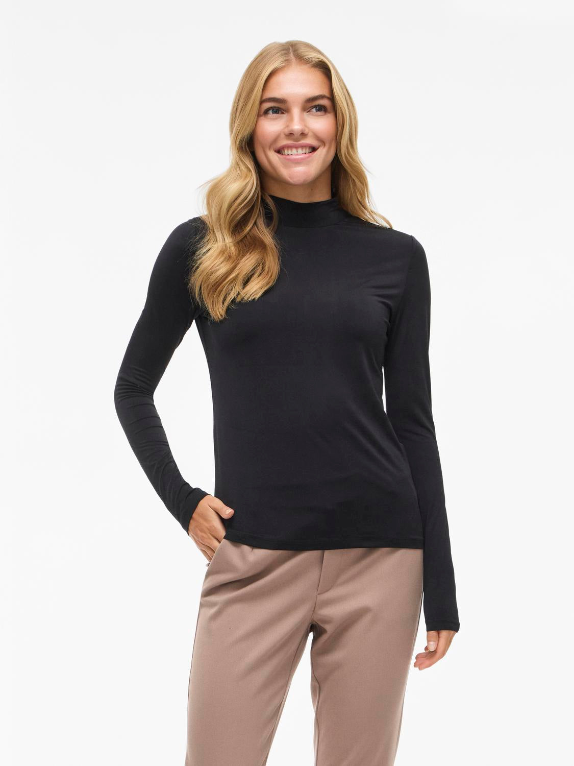 model_shot-front