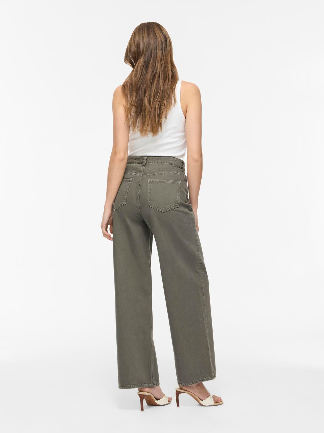model_shot-back