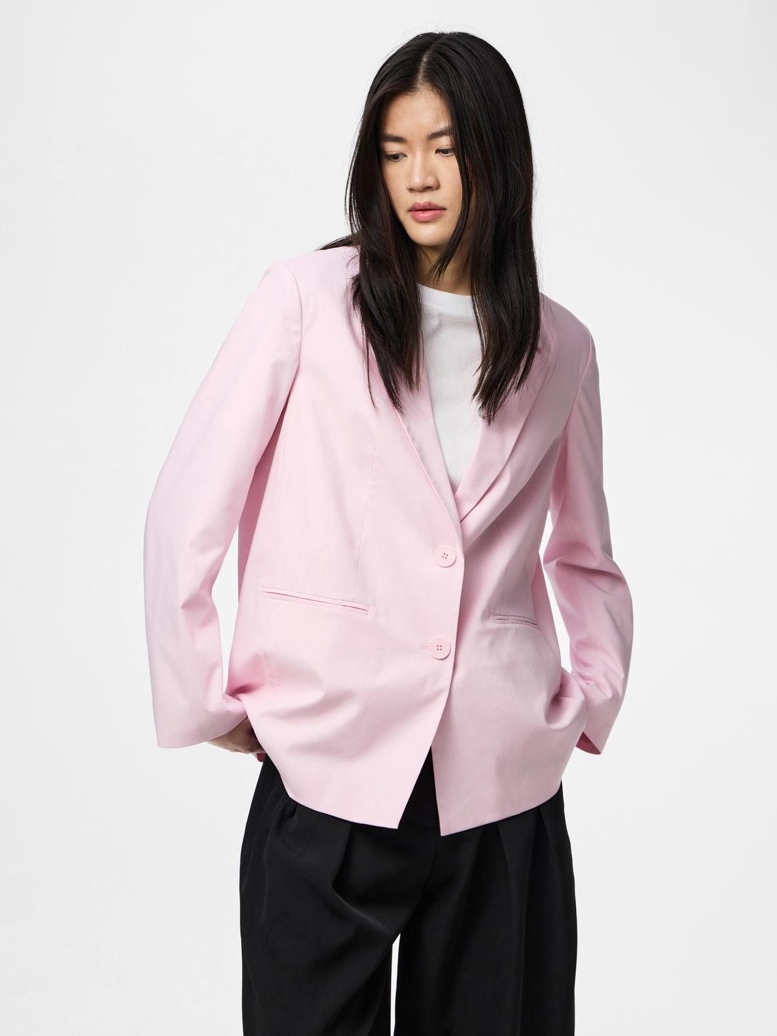 model_shot-front