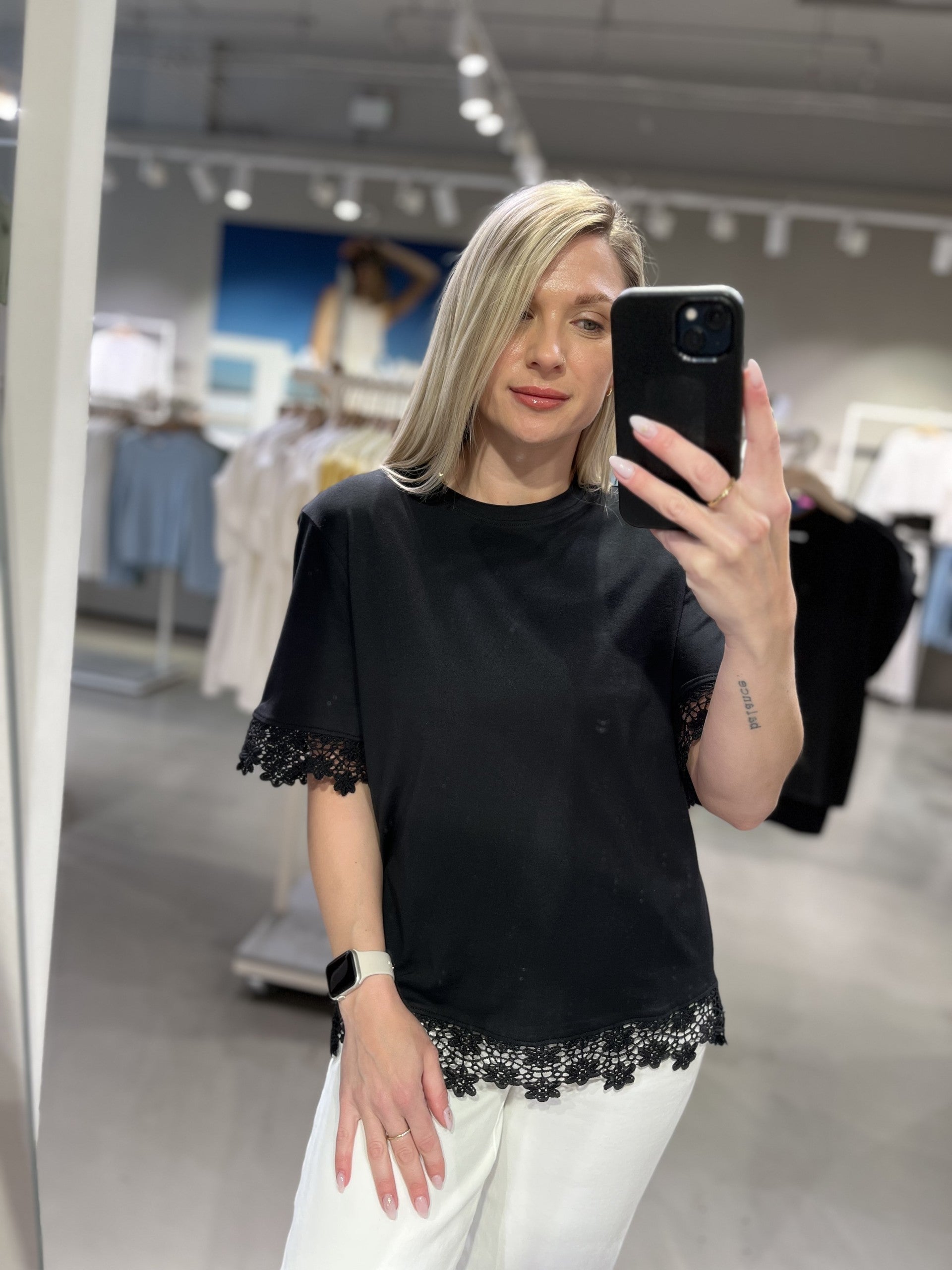 VIVORA Top - Black