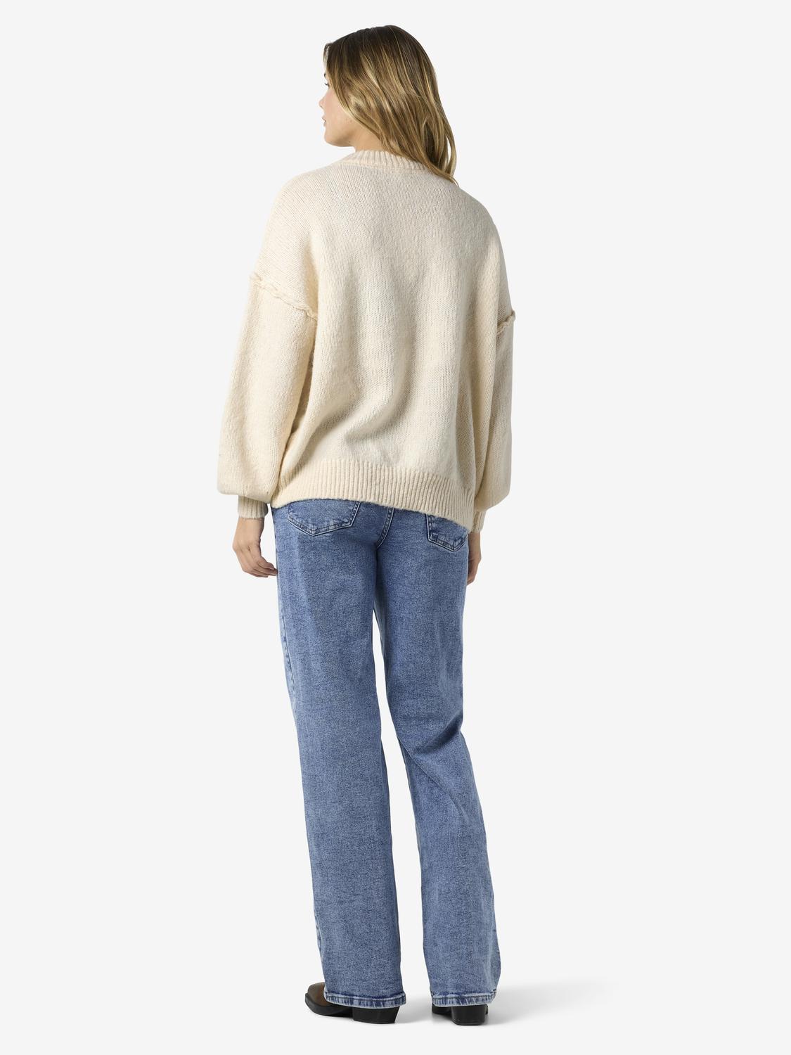 model_shot-front_full
