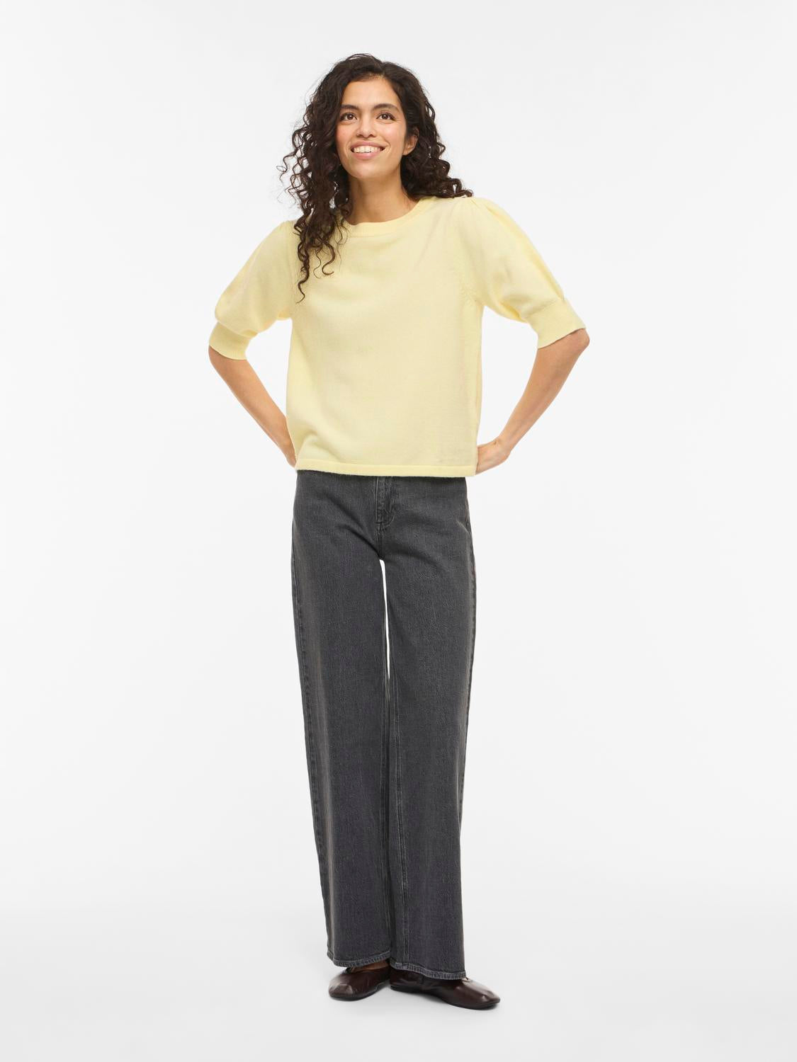 model_shot-front_full