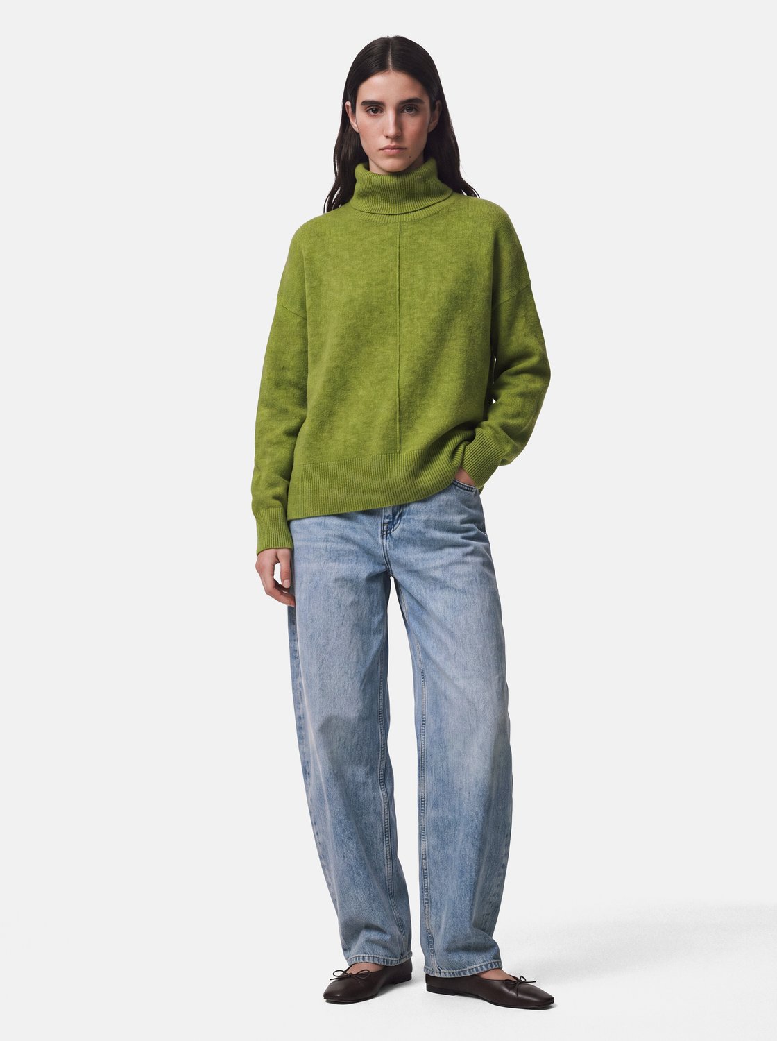 model_shot-front_full
