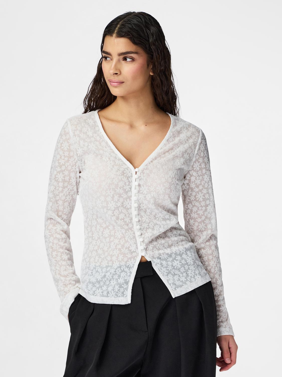 model_shot-front