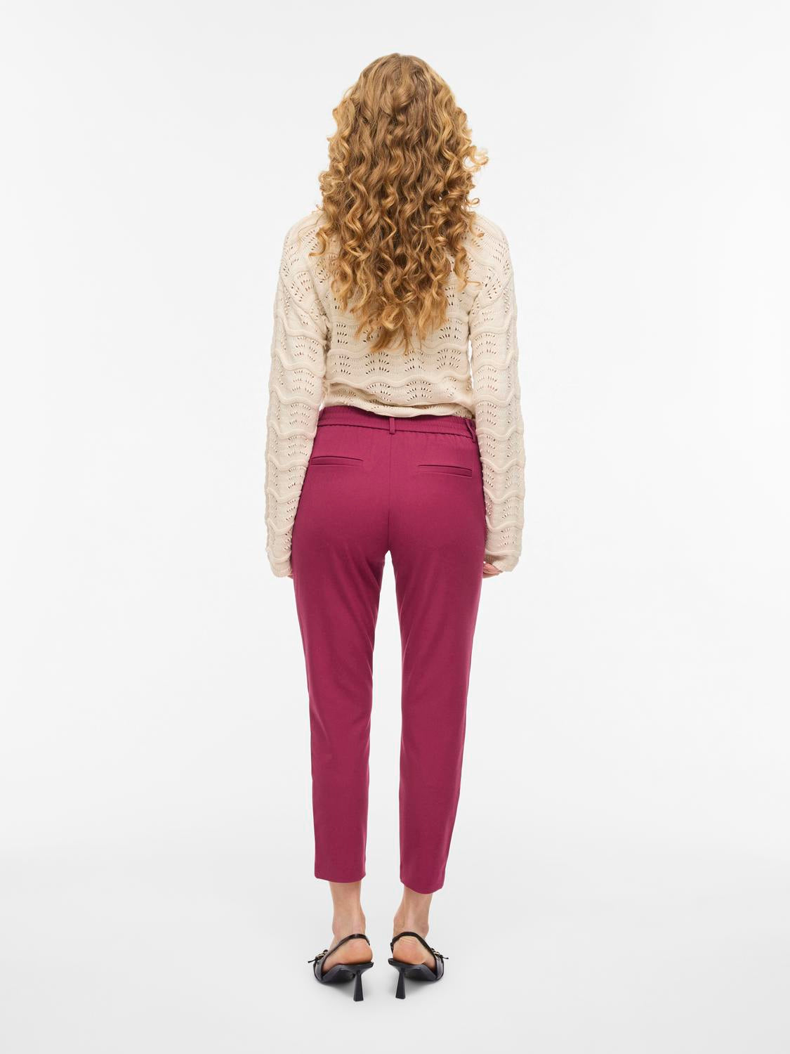 model_shot-back