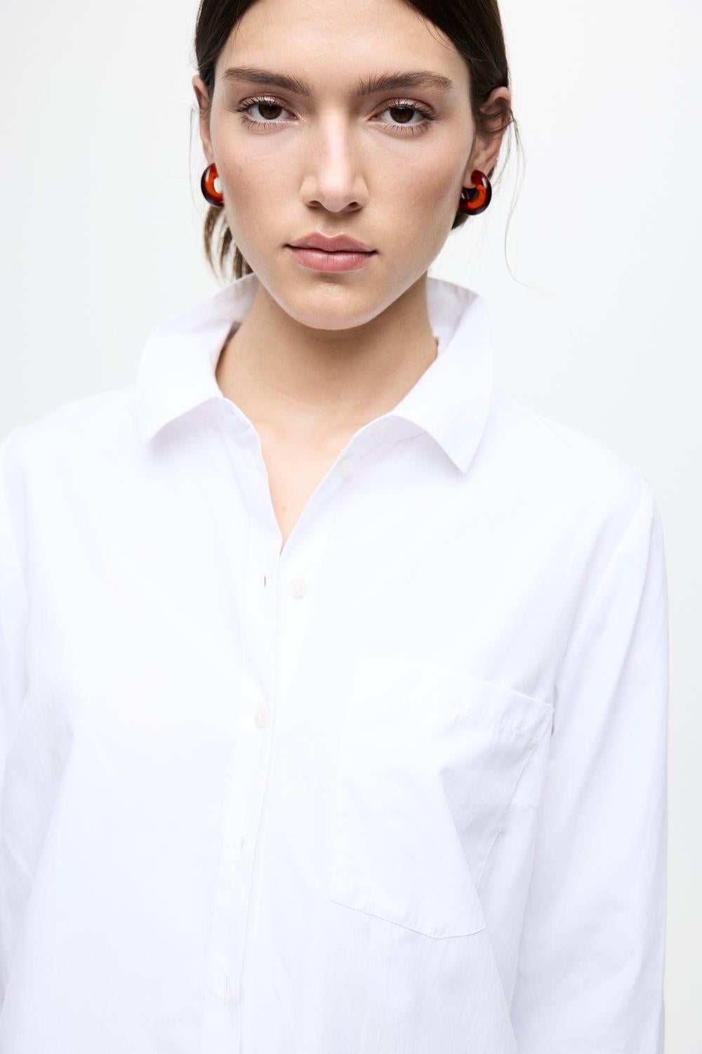 model_shot-creative