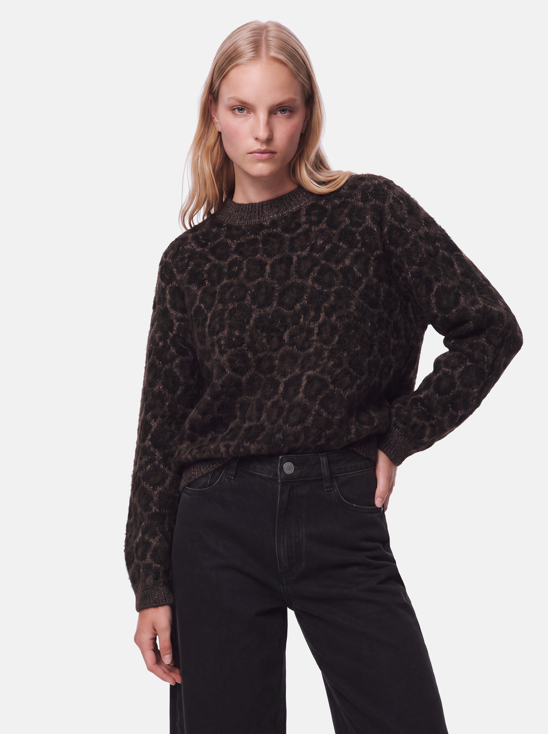 model_shot-front