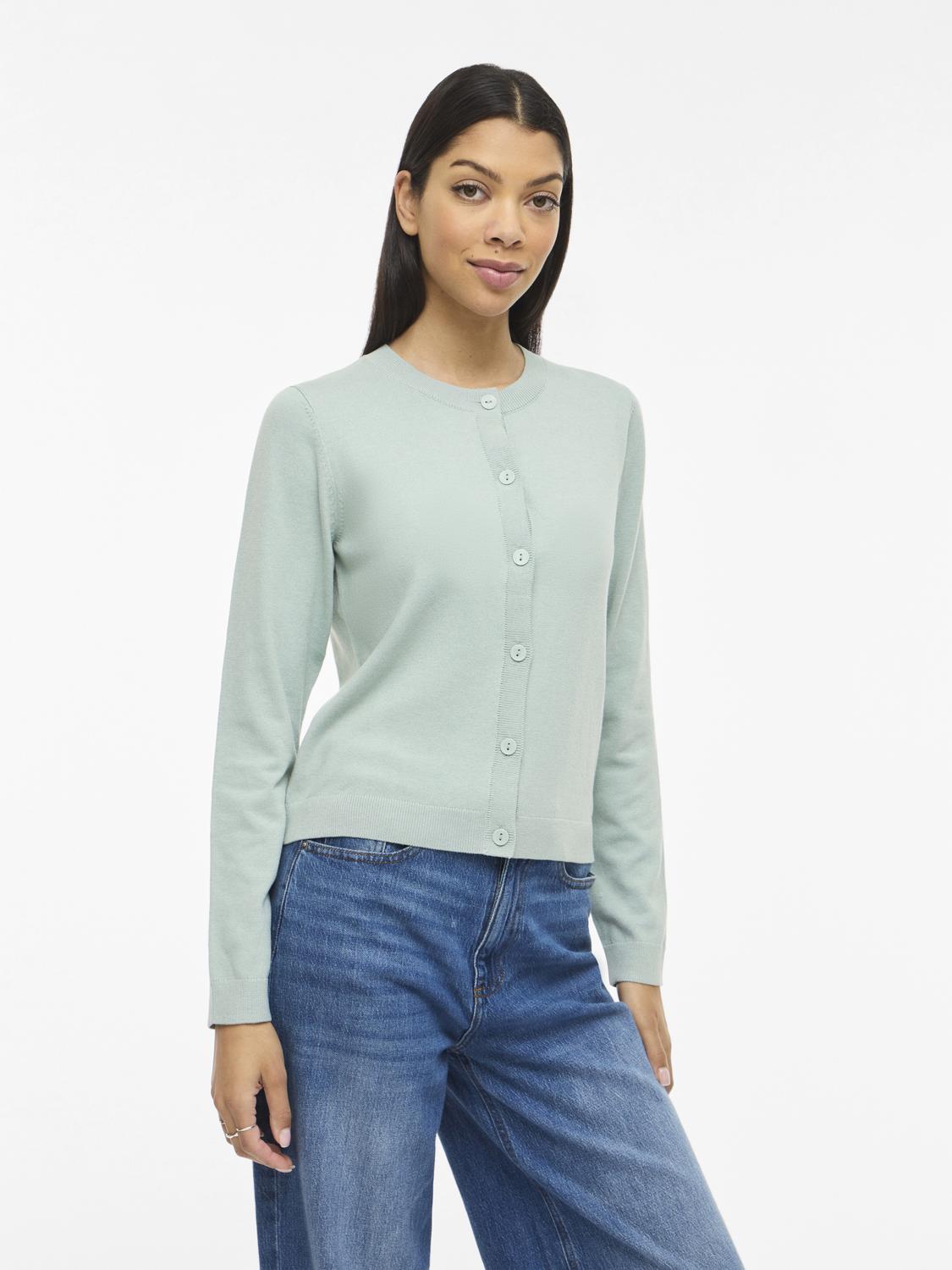 model_shot-front
