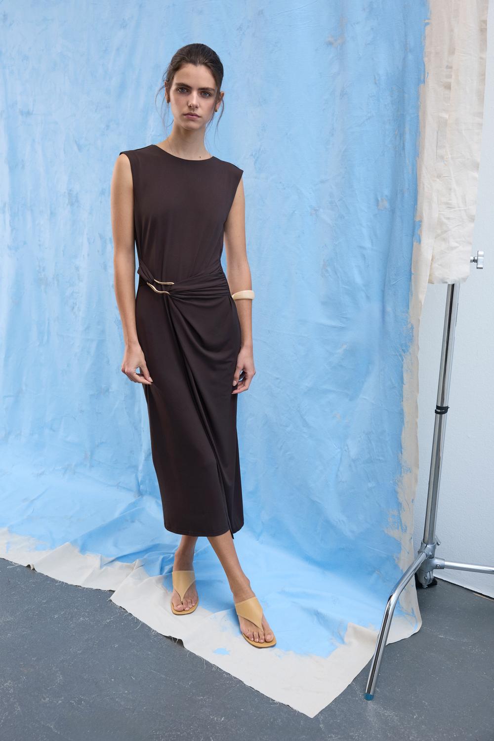 model_shot-creative