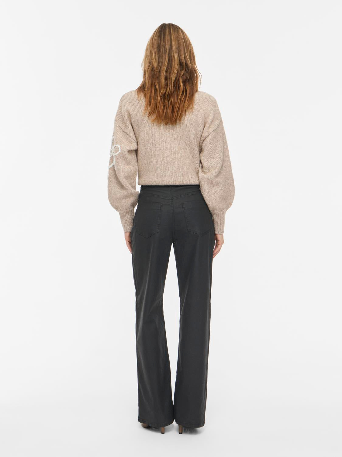 model_shot-back